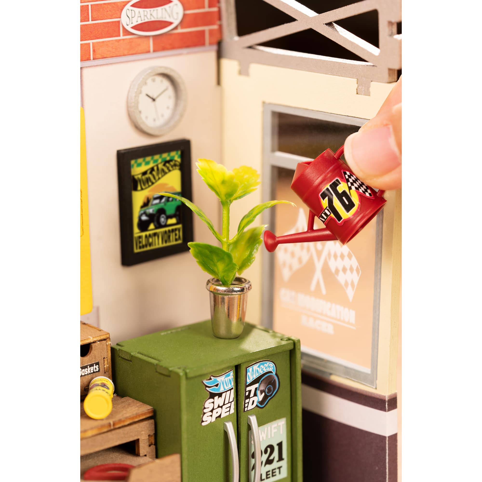 Rolife Garage Workship DIY Miniature House Kit